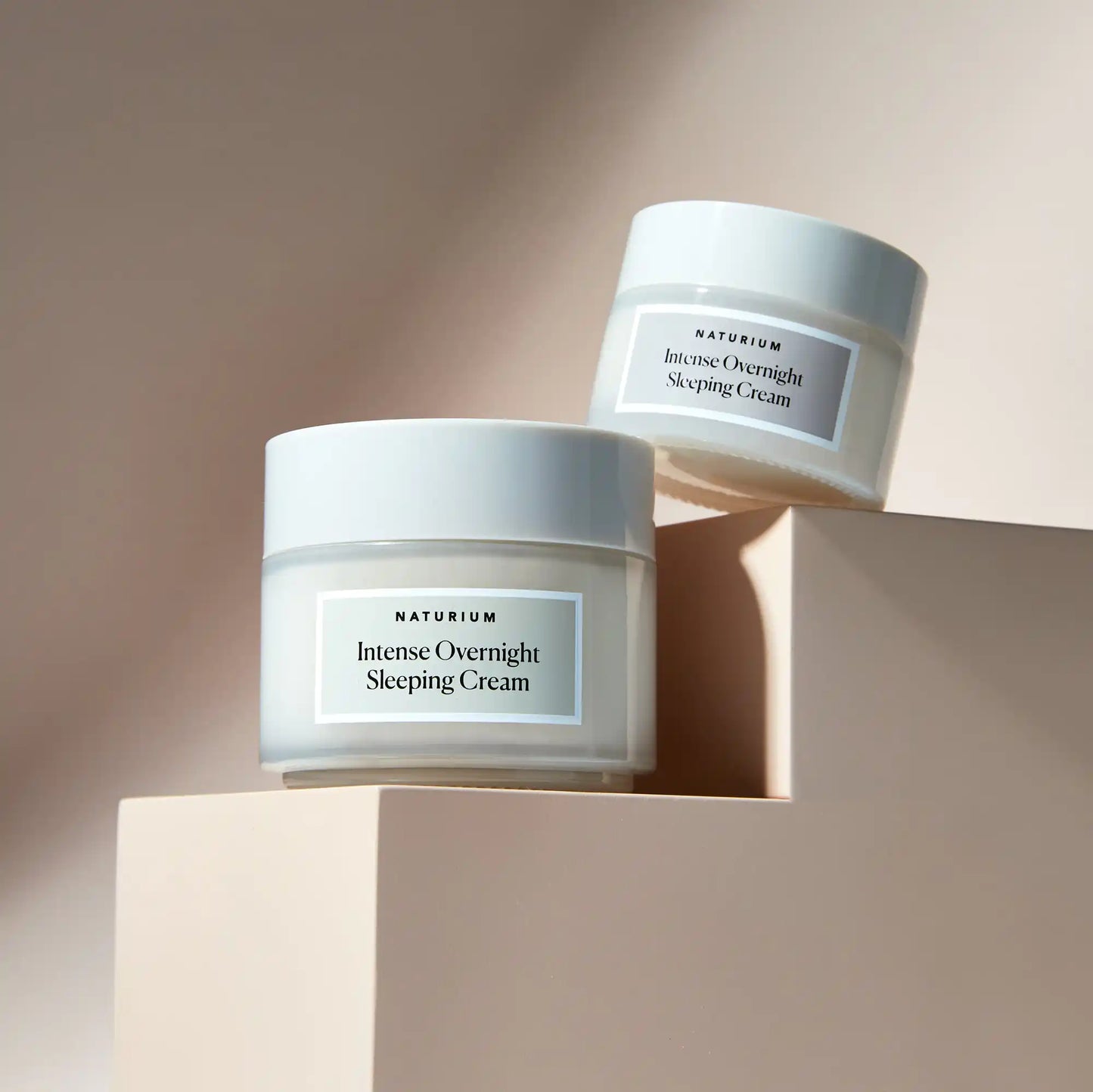 intense-overnight-sleeping-cream-jumbo-i0 11_18_2021_Naturium0552-crop.webp