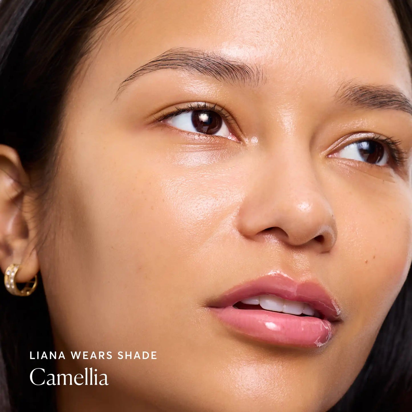 phyto-glow-lip-balm-camellia-p1 NATR-60075-Alt-Images-Phyto-Glow-Lip-Balm-Camellia-04.webp